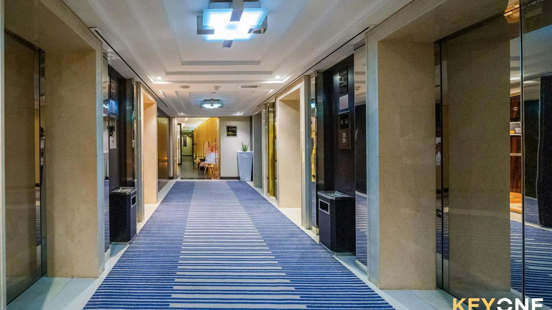 Apartment The Cosmopolitan Serene Living In A One Bedroom Dubai United Arab Emirates